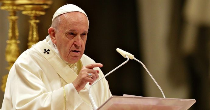 Estorsione in Vaticano, parla Papa Francesco: “Uno scandalo scoperto da noi”
