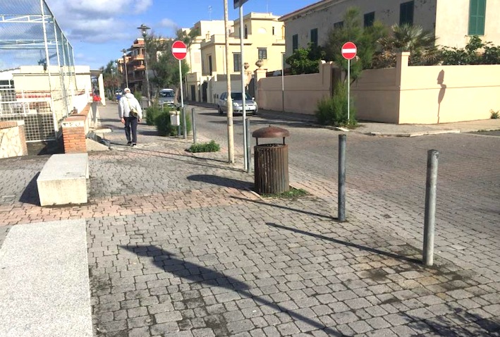 “In via del Mare a Ladispoli i teppisti hanno perfino assaltato un palazzo”