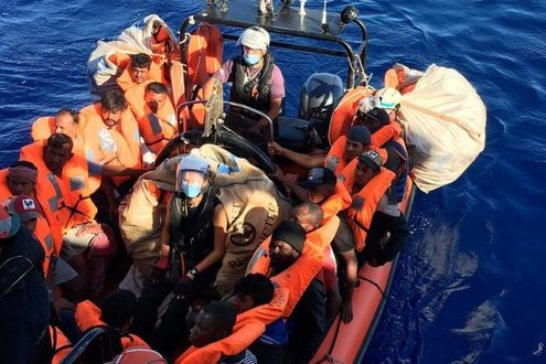 Lampedusa, soccorsi 116 migranti dalla Guardia di Finanza e dagli uomini della  Capitaneria di porto