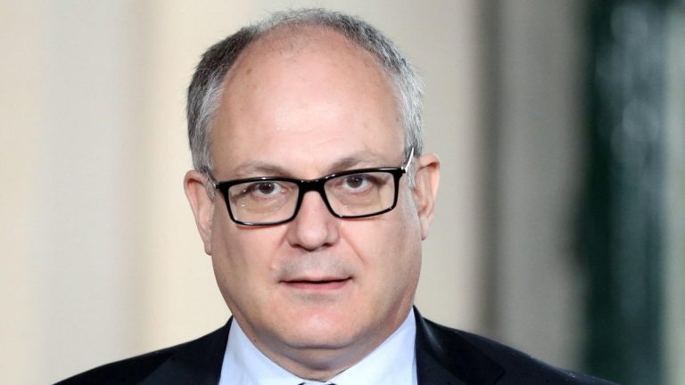 Fase 3, parla il ministro Gualtieri: “Saranno riprogrammate le scadenze relative ai versamenti tributari e contributivi sospesi nella fase di emergenza”