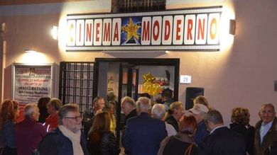 Chiuso anche il cinema Moderno