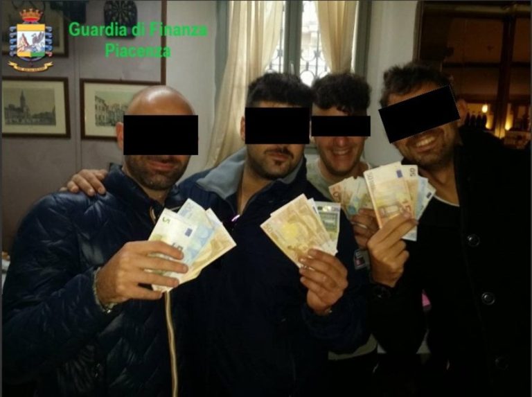 La caserma degli ‘orrori’: emergono nuovi e inquietanti particolari nell’inchiesta della Procura di Piacenza: festini, escort e arresti ingiustificati