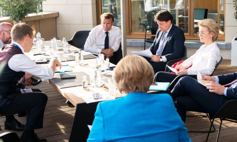 Vertice di Bruxelles, quarto giorno di trattative per trovare l’accordo sul Recovery Fund