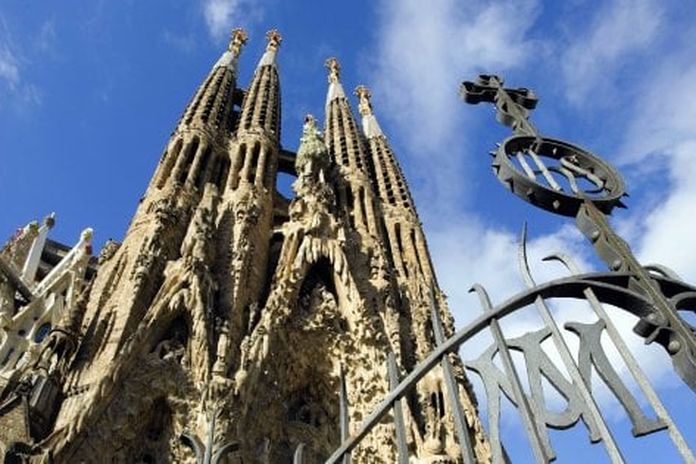 Spagna, riapre la cattedrale della Sagrada Familia a Barcellona