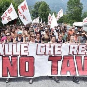 Torino, denunciati venti manifestanti No Tav dopo le proteste in Val di Susa