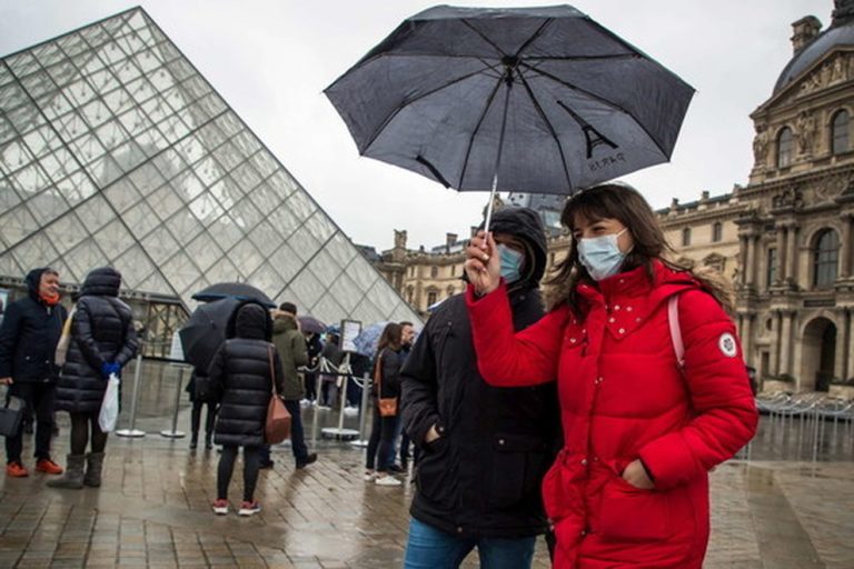 Covid, contagi in crescita in Francia: oltre 25mila nelle ultime 24 ore