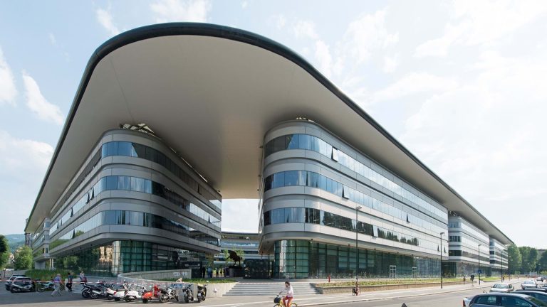 Torino, blitz della polizia contro i volantinaggi di estremistri di destra (Fuan)