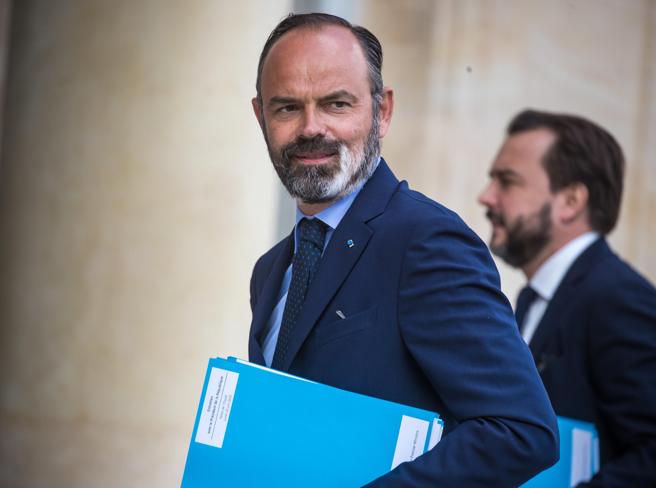 Francia, si è dimesso il governo del primo ministro Edouard Philippe