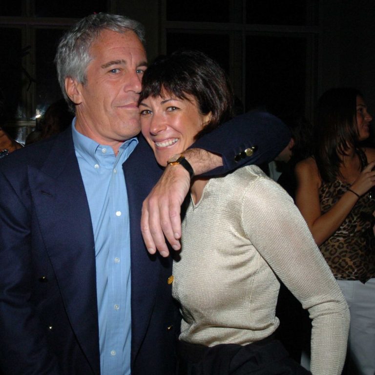 Usa, scandalo Epstein: il 28 giugno è fissata la sentenza per reati sessuali nei confronti di Ghislaine Maxwell