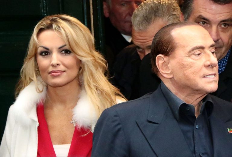 Berlusconi: accordo con l’ex Francesca Pascale: venti milioni di “buonauscita” più un assegno mensile per il mantenimento