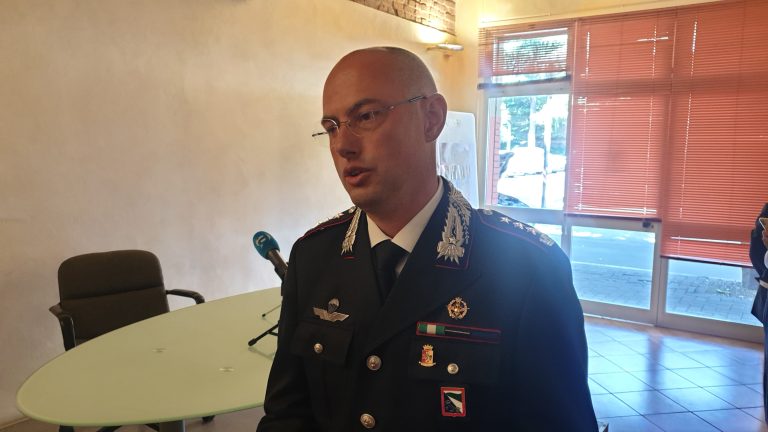 Scandalo della caserma a Piacenza, parla il nuovo comandante: “Il mio obiettivo personale, come ho fatto in tutti i luoghi in cui sono andato, è quello di guadagnare la fiducia”