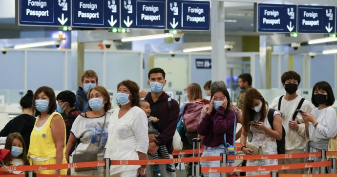 Coronavirus, l’Italia congela gli ingressi da 13 Paesi dell’Asia, Sudamerica ed Europa dell’Est