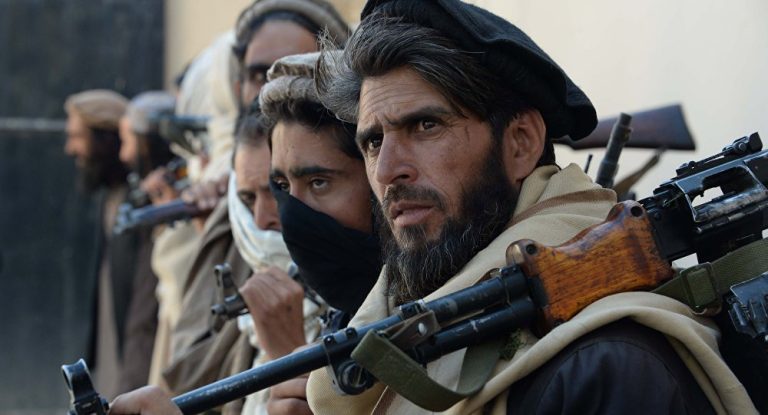 Afghanistan, i talebani conquistano un importante avamposto al confine con l’Iran