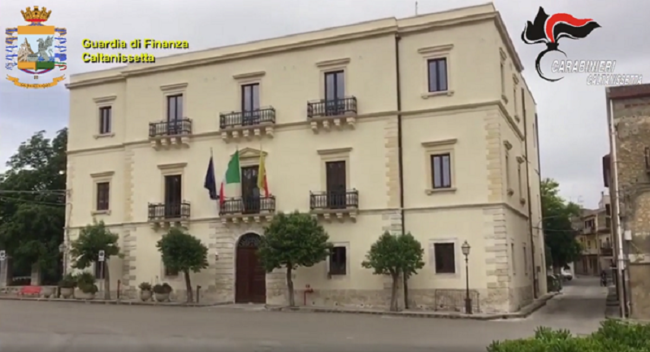 Santa Caterina Villermosa (Caltanissetta), appalti fasulli: 16 persone indagate
