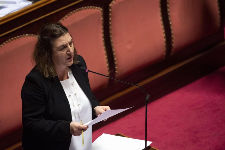 Fase 3, parla la ministra Catalfo: “Sgravi per l’occupazione femminile al Sud e regole sullo smart working per evitare si trasformi in una trappola per le donne”