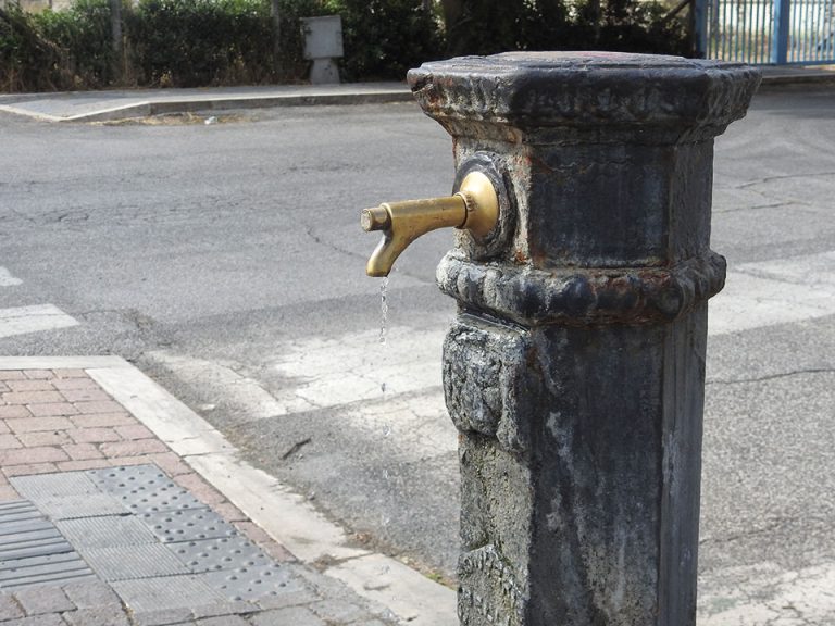 Palo laziale, acqua non potabile e niente informazioni