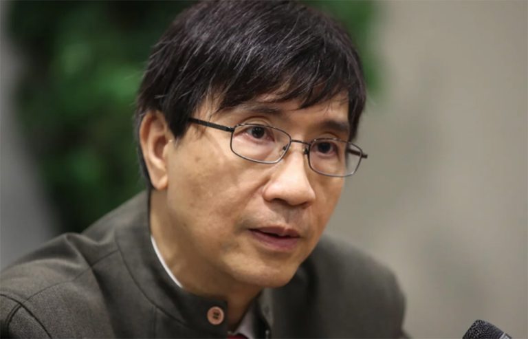 Coronavirus, parla il professore Kwork-Yung Yuen: “Le autorità cinesi di Wuhan hanno nascosto la gravità dell’iniziale epidemia di Covid”