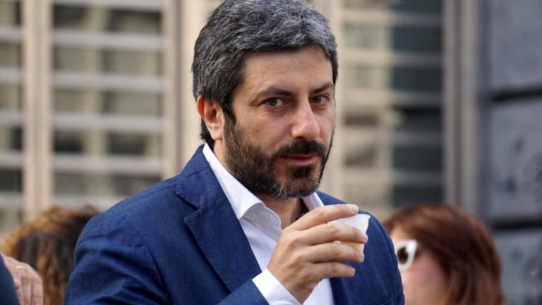 Corruzione, l’allarme del presidente della Camera Roberto Fico: “Resta una piaga per l’Italia”