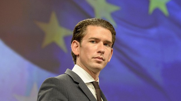 Austria, la linea dura del cancelliere Kurz: Non accoglieremo nessun afghano in fuga”