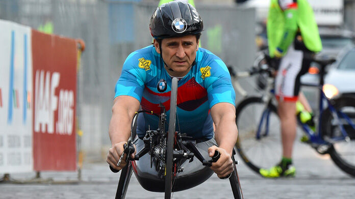 Siena, dopo la terza operazione si ipotizza il risveglio lento in settimana di Alex Zanardi