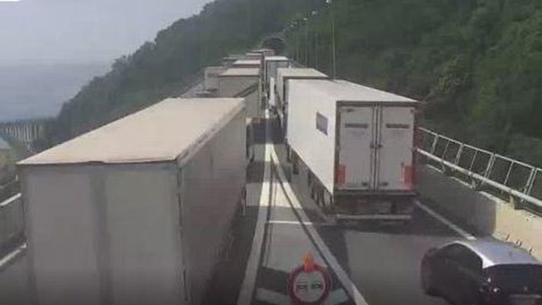 Genova, traffico in tilt tra la A10 e la A26