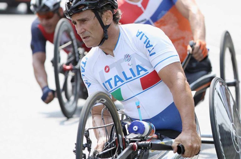 Milano, dopo il quarto intervento chirurgico le condizioni di Alex Zanardi sono stabili