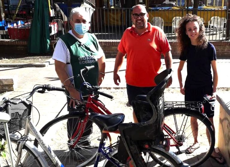 Restituite ai proprietari le bicicletterecuperate dalle acque del fosso Vaccina