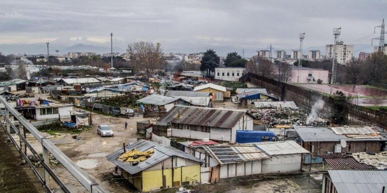 Scampia (Napoli), esito negativo per 29 tamponi eseguiti in un campo nomadi