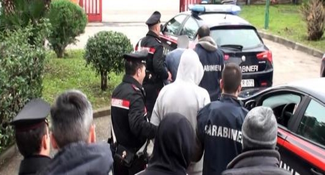 Cervinara (Avellino), arrestati due uomini per abusi sessuali nei confronti di una bimba di cinque anni