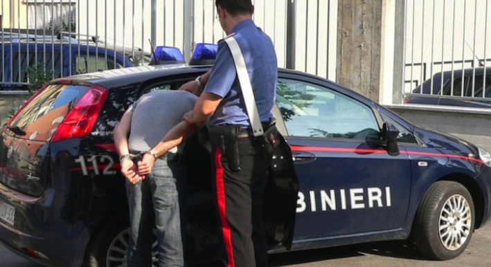 Stupra la compagna a Fregene: 35enne rumeno arrestato dai CC