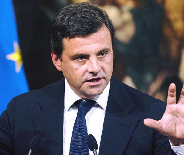 Duro attacco di Calenda al M5S: “Non credo ci sia nessuna esigenza dei Cinquestelle in Italia, penso che prima Luigi Di Maio, nella versione gilet giallo, fosse inutile e dannoso. Ora è solo inutile”