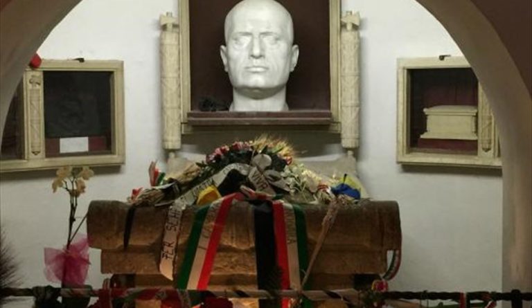 Predappio, parlano gli eredi di Mussolini: “La Cripta sia sempre aperta al pubblico”