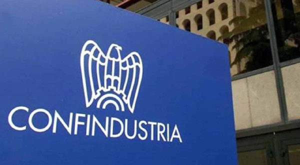 Allarme di Confindustria: la produzione industriale è crollata del 21,6% nei primi tre mesi del 2020