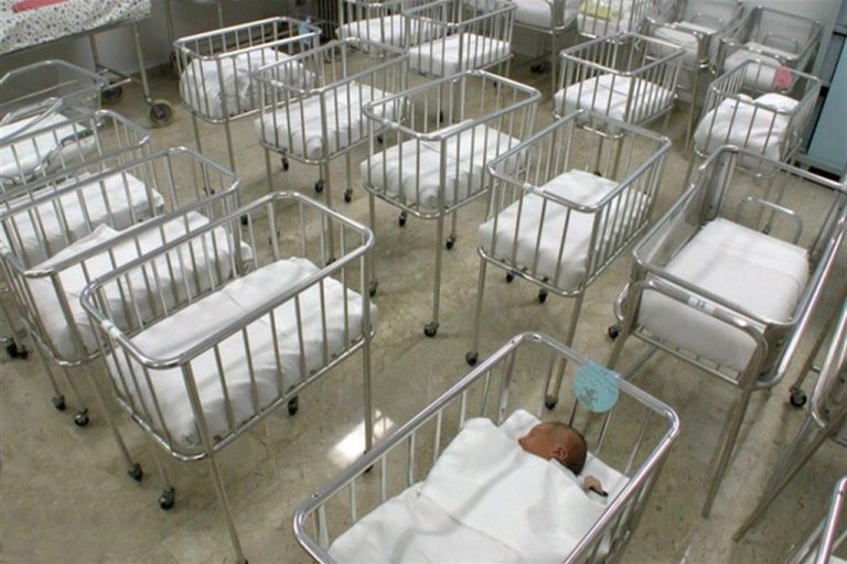 Natalità, nuovo minimo storico in Italia: nel 2019 solo 420.170 nascite con un calo di 19mila unità rispetto al 2018