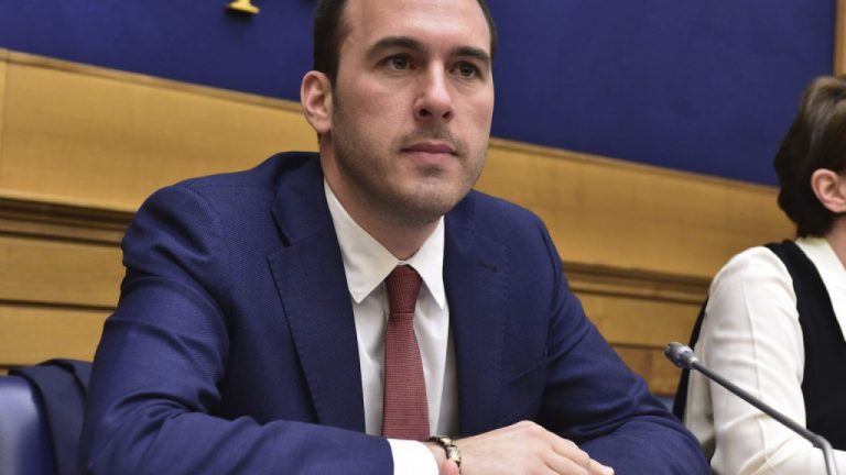 Vicenda Regeni, parla il sottosegretario agli Esteri Di Stefano: “La presenza del nostro ambasciatore è fondamentale. Sono certo che arriveranno progressi a breve”