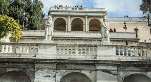 Roma, tragedia al Pincio: 21enne muore dopo essere caduto dalla terrazza del belvedere