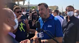 Mondragone, seconda visita di Salvini: “Se in Campania si vota prima si manda a casa De Luca meglio è”