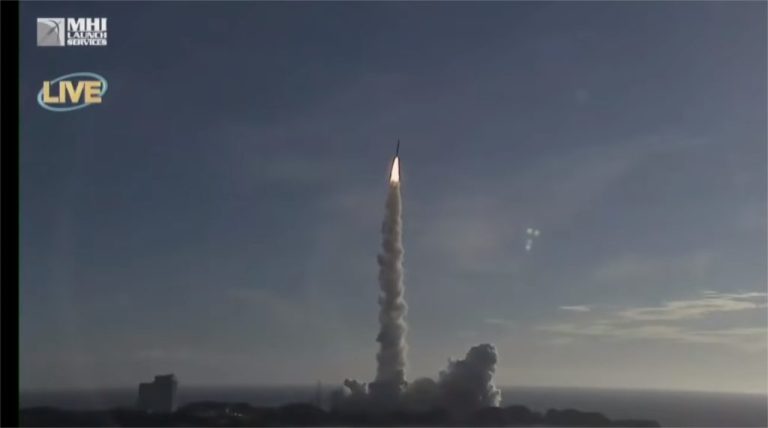 Emirati Arabi: lanciata la prima sonda diretta su Marte