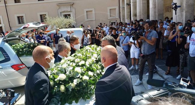 Terni saluta Flavio e Gianluca con i funerali al Duomo