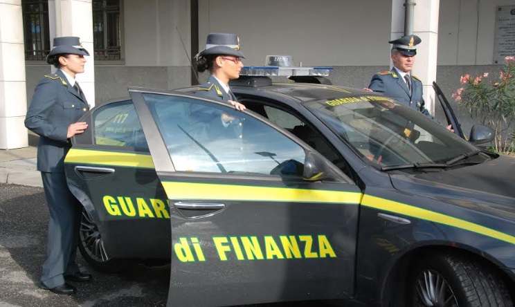 Napoli, la Finanza sequestra 3,8 milioni di euro a ditte che estromettevano illegalmente i concorrenti con frodi fiscali