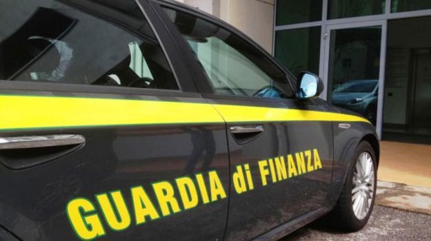 Palmi (Reggio Calabria), sequestrati beni per oltre un milione di euro dalla Finanza ad un’impresa edile