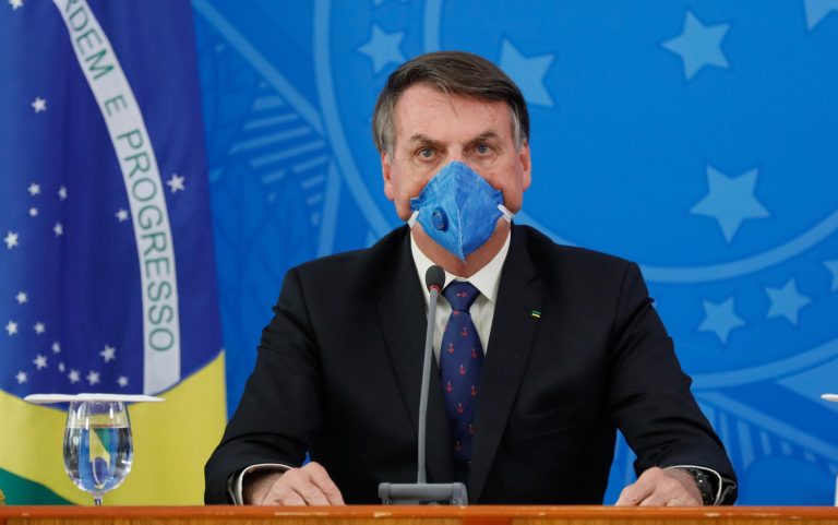 Brasile, il presidente Bolsonaro annuncia di essere negativo al test per il Covid