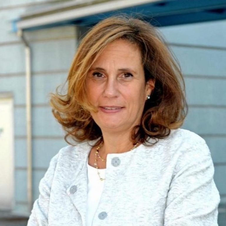 Coronavirus, il consiglio della virologa Ilaria Capua: “Mai andare in giro con la febbre”