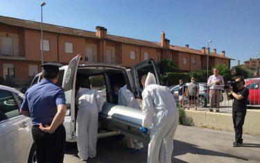 Jesi (Ancona), una donna di 69 anni è stata uccisa in casa