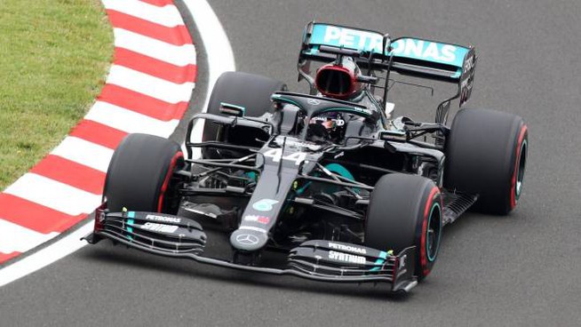 Formula 1, al prove di Imola Lewis Hamilton in pole position