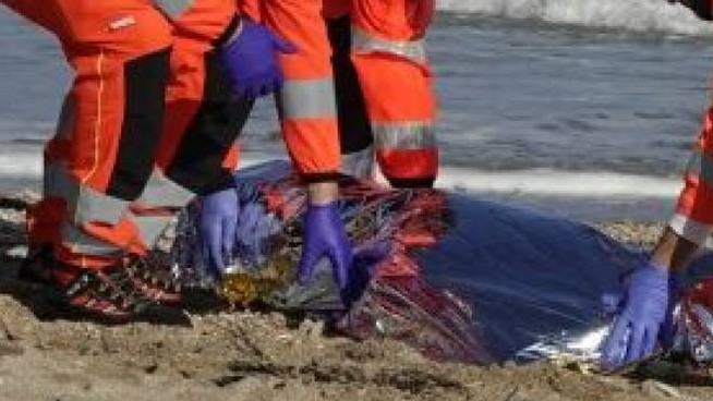 Tragedia a Riccione: ragazza brasiliana di 17 anni annega in mare