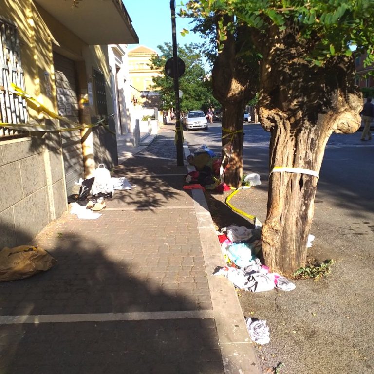 Fermate questi incivili che imperversano a Ladispoli