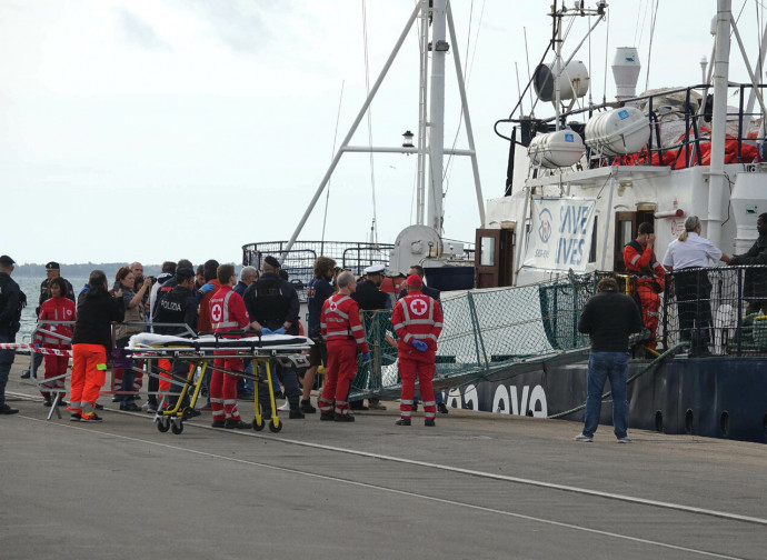 Coronavirus, dal Viminale massima attenzione ai migranti sbarcati in Sicilia e in Calabria