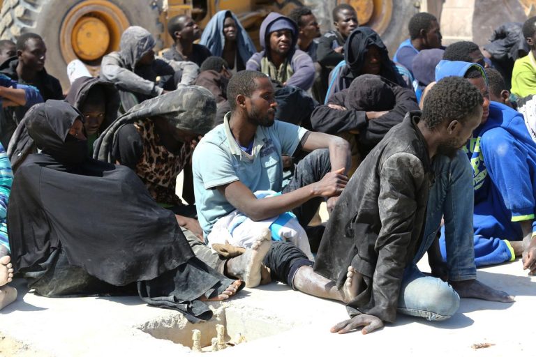 Allarme dell’Oim: due migranti sudanesi riportati in Libia sono stati uccisi, altri cinque feriti