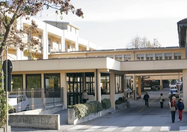 Cittiglio (Varese), frasi omofobe in sala operatoria: un primario finisce nei guai